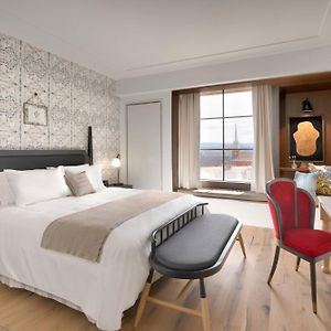 King Room Mobility or hearing accessible